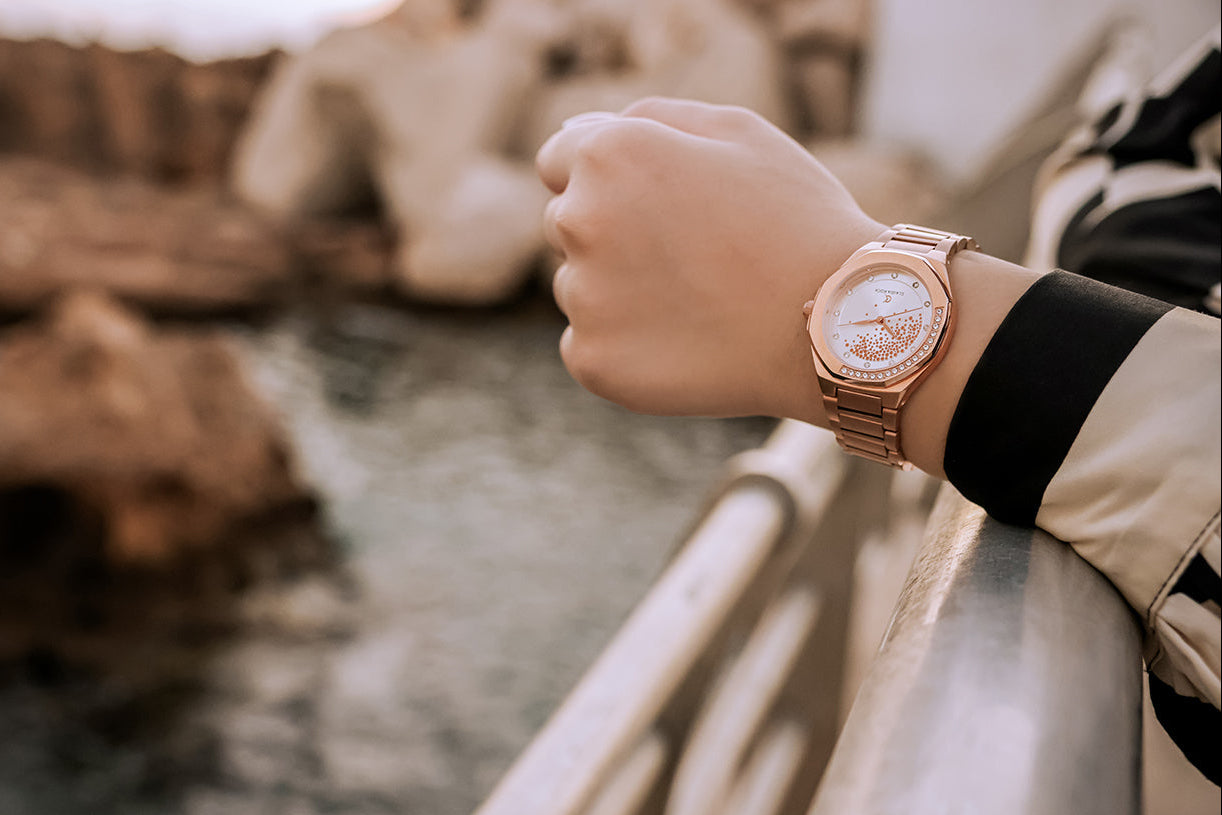 Luxury Women’s Watch with Stone-Studded Dial Rosegold