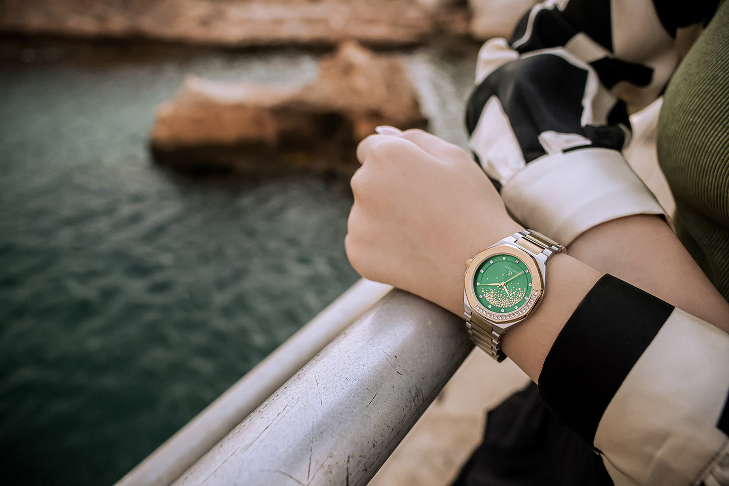 Luxury Women’s Watch with Stone-Studded Dial Two-Tone Goldgreen